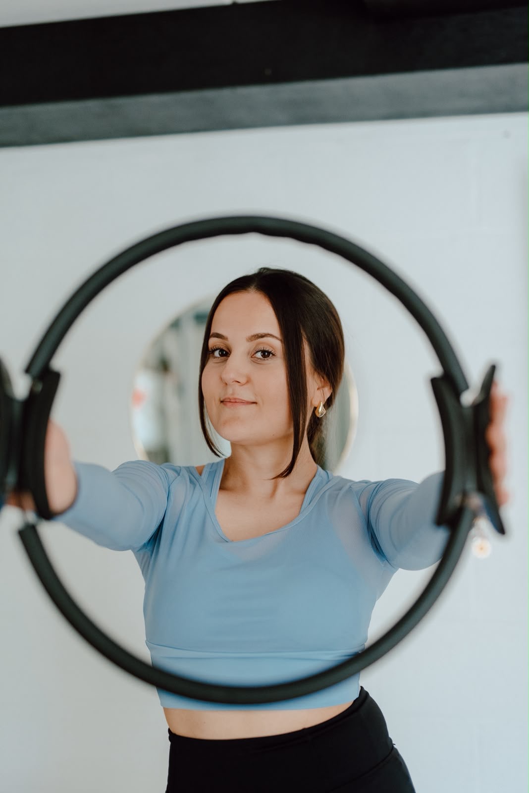 Portrait de Eloise Fumière, professeure de pilates · diplômée reformer